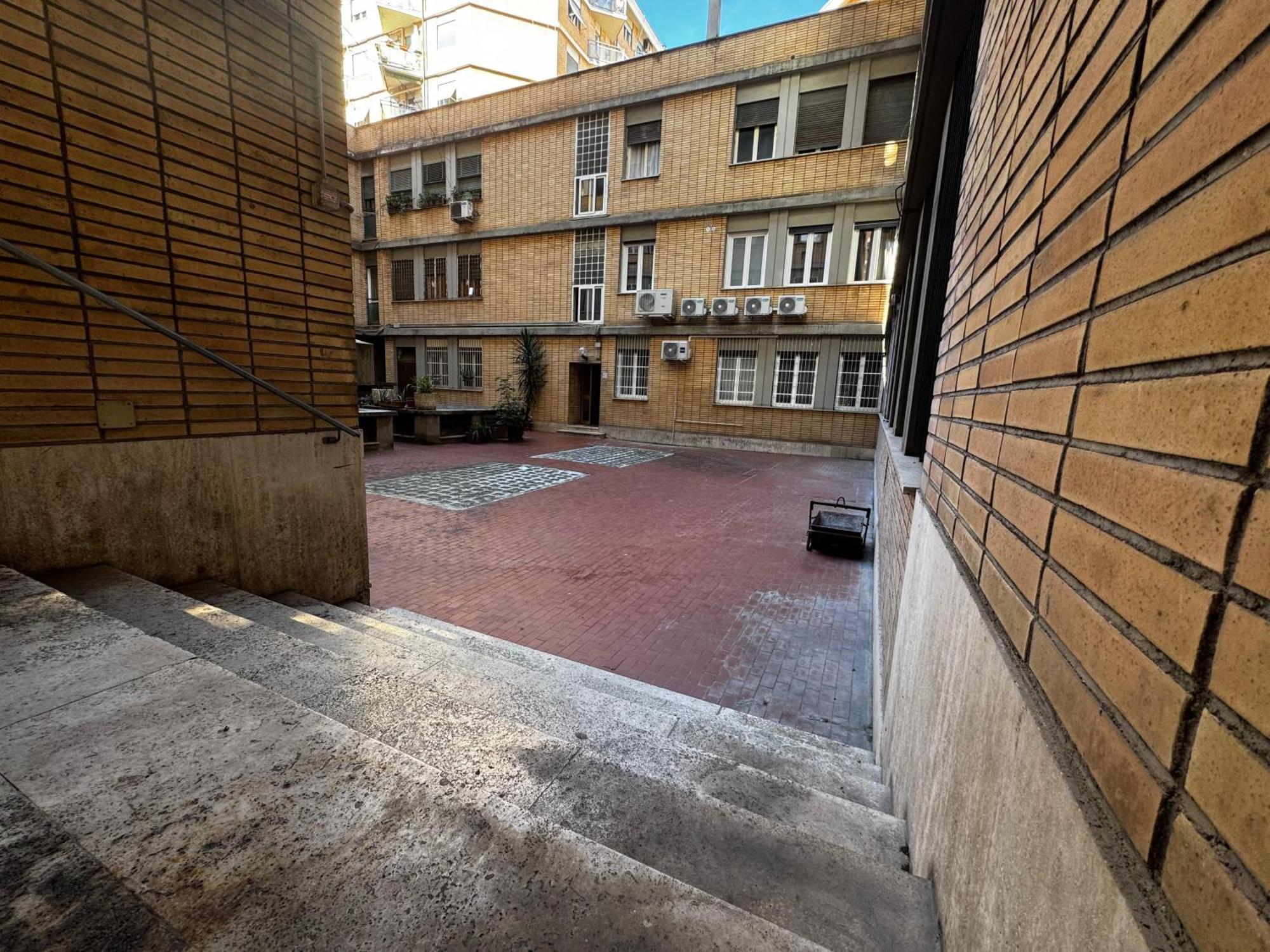 Luciano Trastevere *